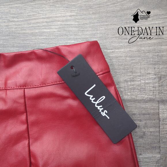 Lulus Faux Leather Mini Skirt Size S - Picture 2 of 5